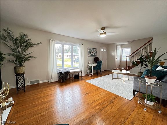 3rd image of 2541 Gladwae Dr