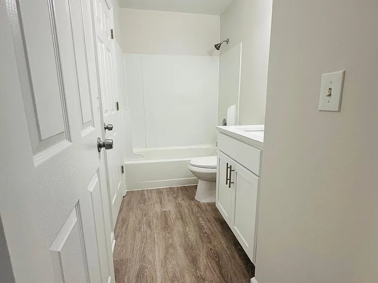 402 Woodlake Manor Dr #1000 — Photo 16
