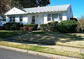1st image of 786 Carlyle Ave