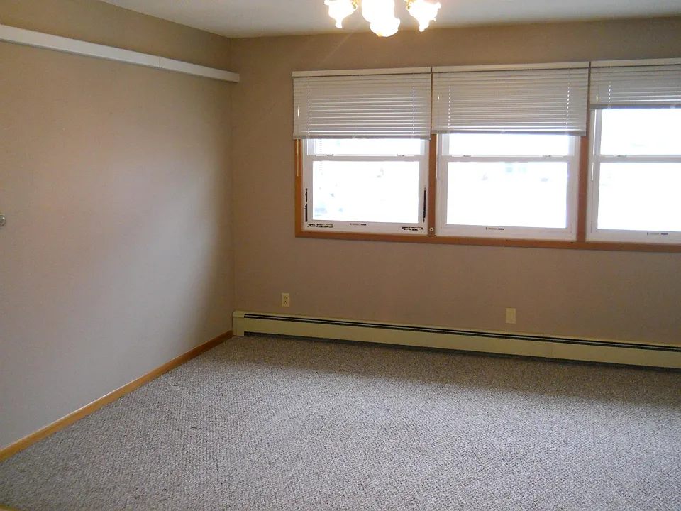 525 W Spring St #8
