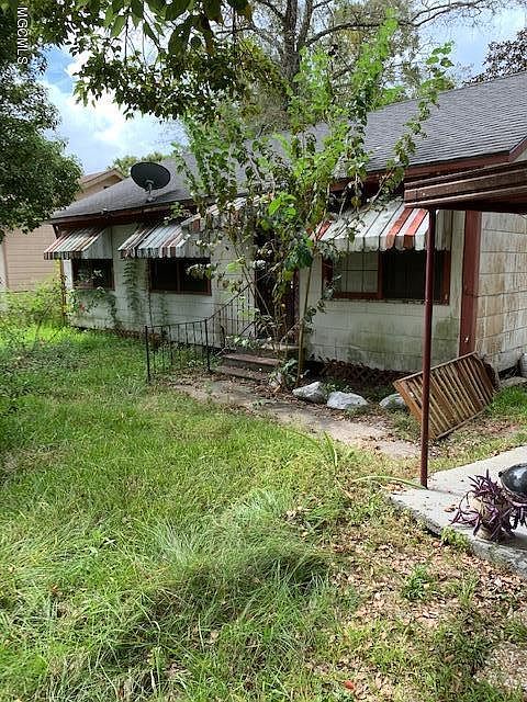 2nd image of 4219 Stauter St