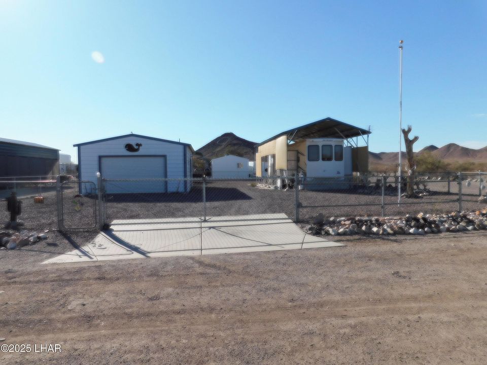 1st image of 775 W Desert Dr