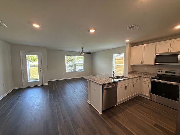4th image of 600 Golden Resin Rd