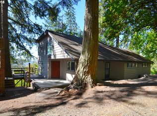 2746 Capital Dr, Eugene, OR 97403