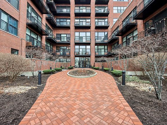 4th image of 2323 W Pershing Rd APT 228