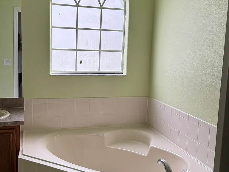 1601 Tail Feather Dr — Photo 3