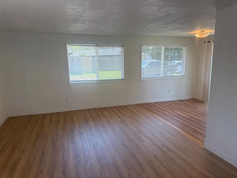 11217 N Skagit St — Photo 5