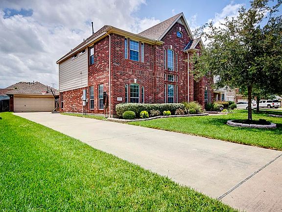 2nd image of 2213 Tracy Way