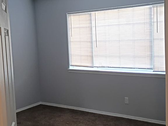 3rd image of 6614 NW McGregor Ter