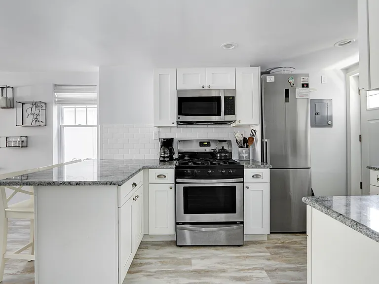 18 N Newark Ave #WINTER RENTAL — Photo 9