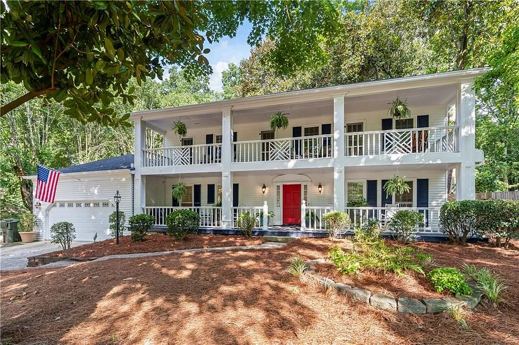 4 bed, 2.5 bath, 3128 sqft, $3,600 — Photo 1