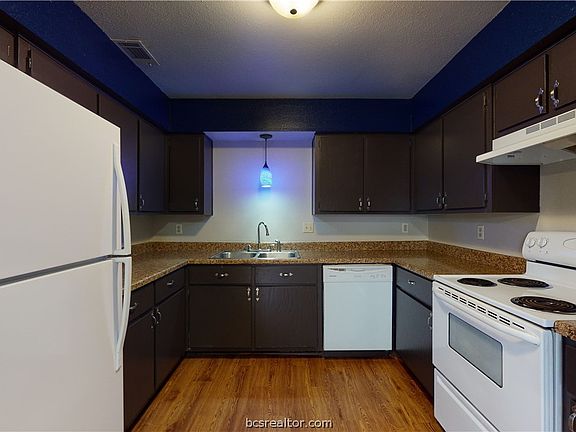 5th image of 2807 Longmire Dr APT A