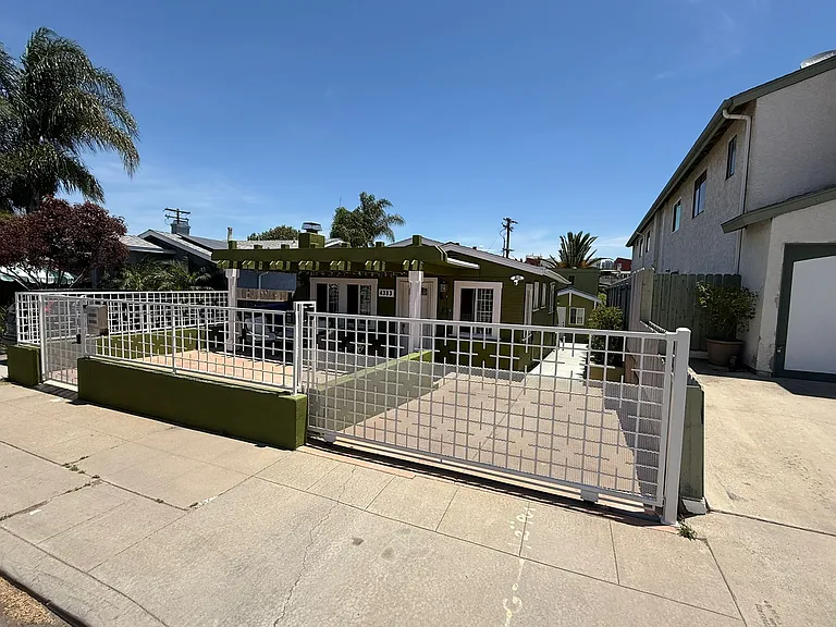 4383 Van Dyke Ave — Photo 11