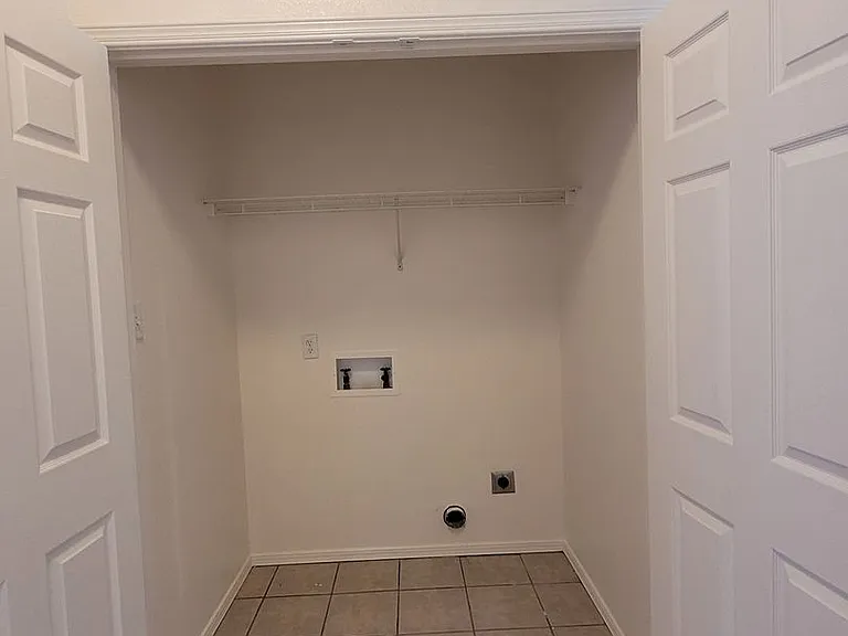 450 Ithaca Ct — Photo 14