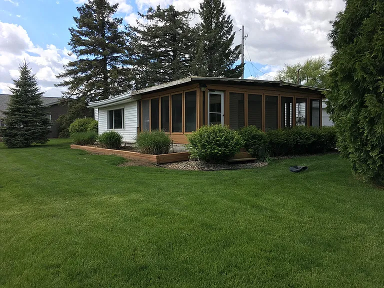 841 Teal Dr — Photo 3