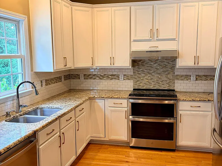 1706 Autumn Ridge Dr — Photo 9
