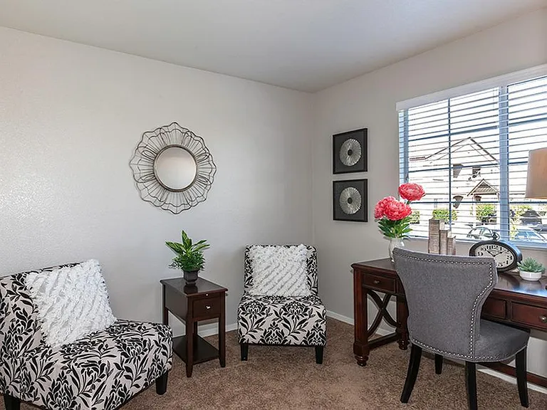VERONA APARTMENT HOMES — Photo 10