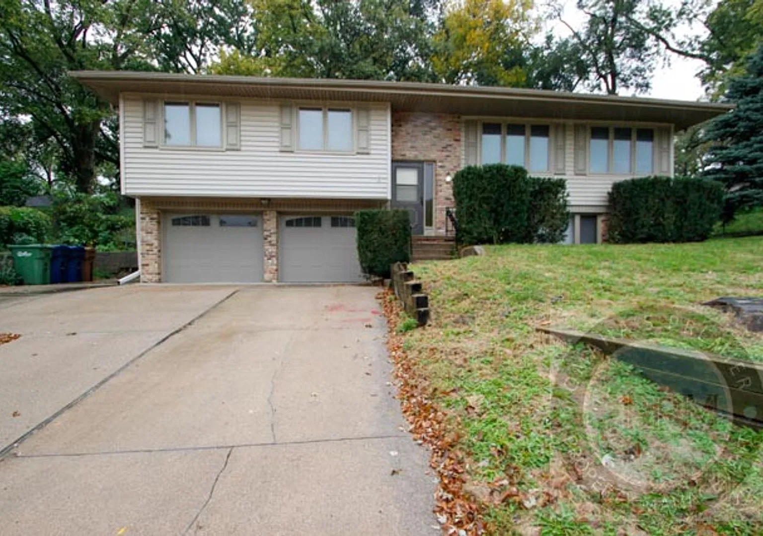 Spacious 3Bd/3Ba | Bellevue, Ne! — Photo 1