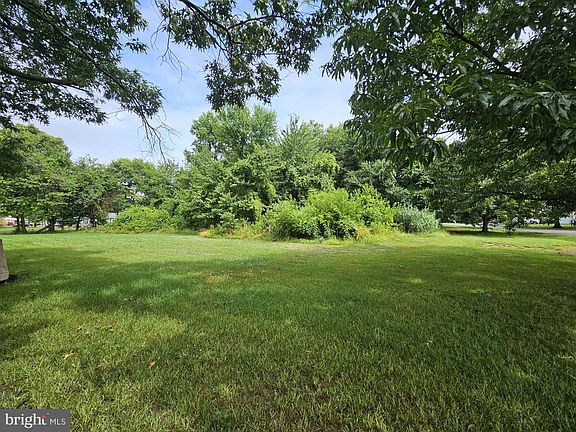 3rd image of 412 Farms Dr #5