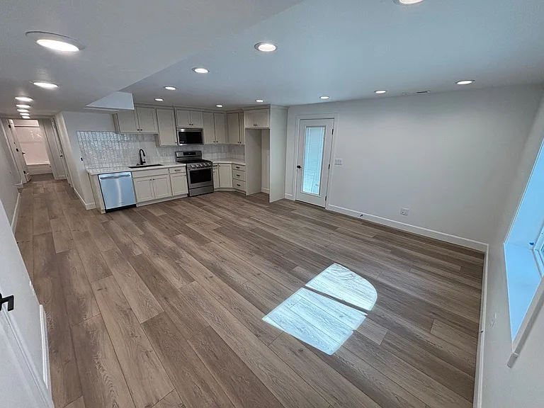 1063 W Chokecherry St — Photo 3