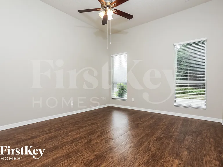 1850 Beth Ct — Photo 9