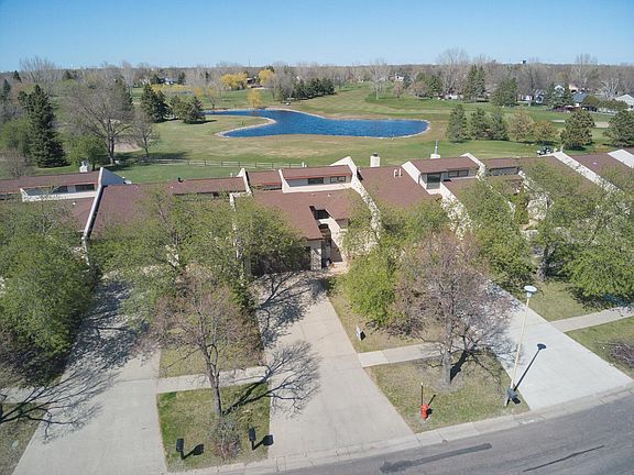3rd image of 94 Prairiewood Dr S Unit D
