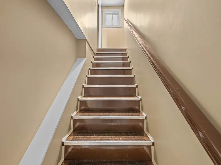 15 Jefferson St #2 — Photo 8