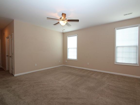 3rd image of 1032 Lucille Dr