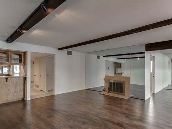 2nd image of 212 N Valley St Unit 3