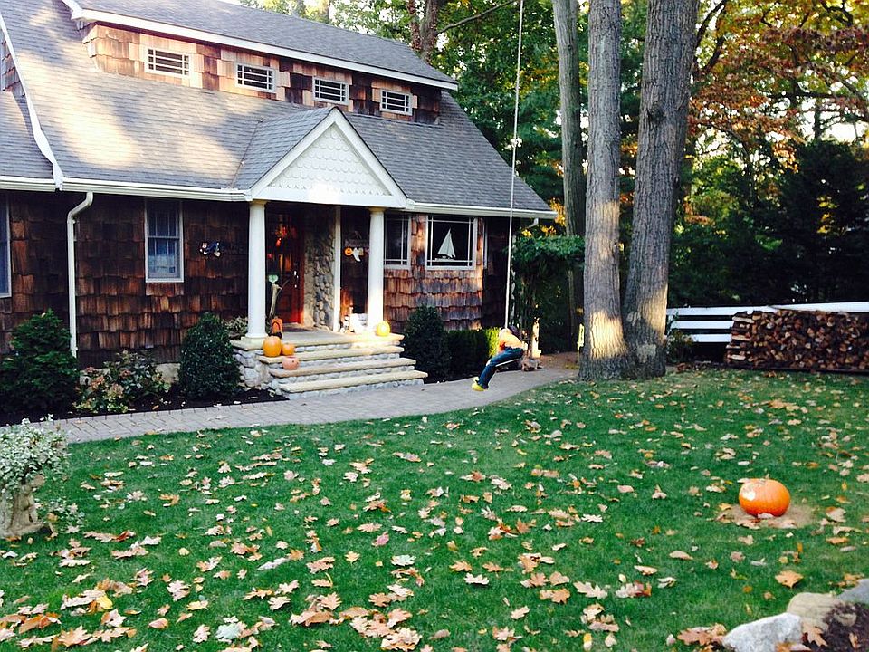 Cozy Cape in the Fall