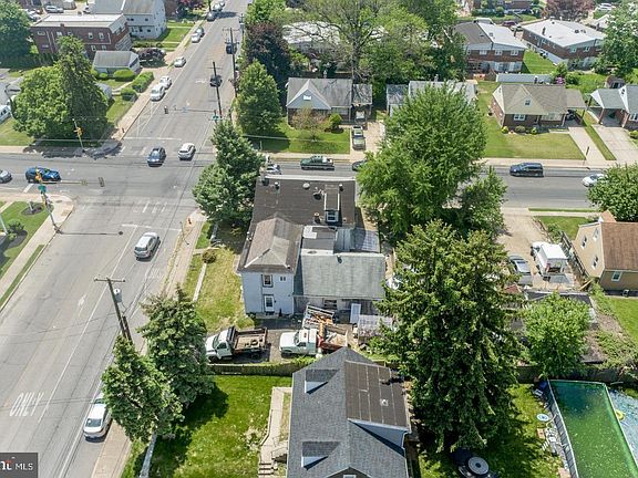 4th image of 8000 Algon Ave
