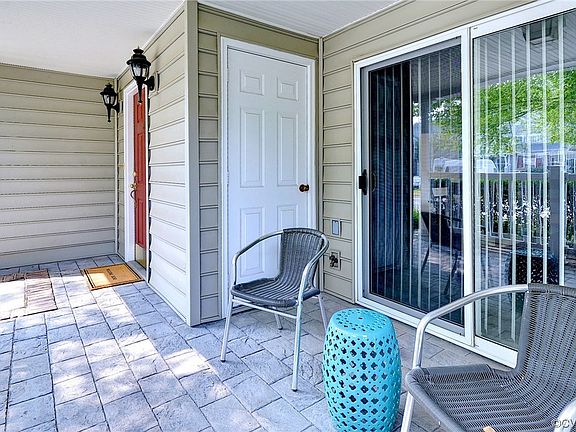 4th image of 213 Claiborne Dr