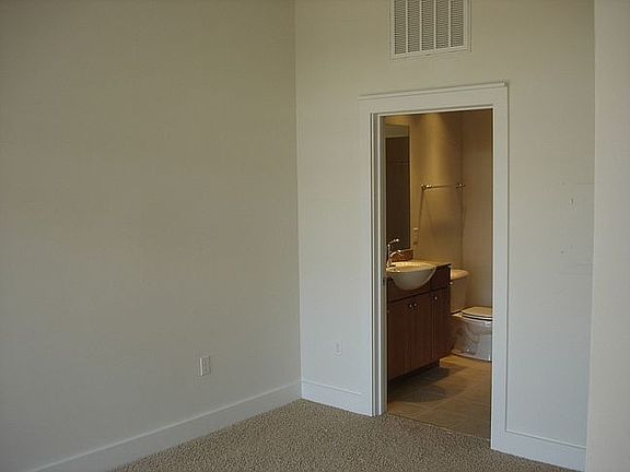 2nd image of 535 S Upper St Unit 322