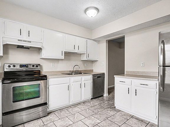 4th image of 2024 Sawbury Blvd