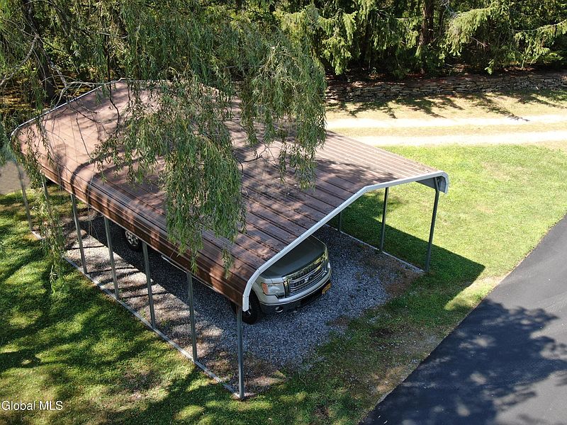 4th image of 731 Logtown Road
