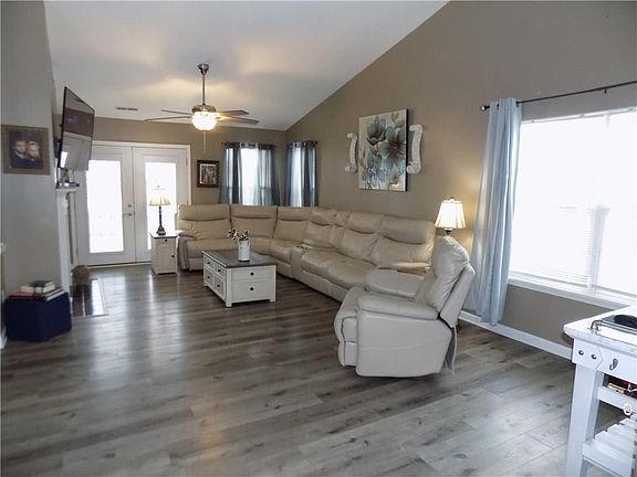 3rd image of 5973 Blue Heron Way
