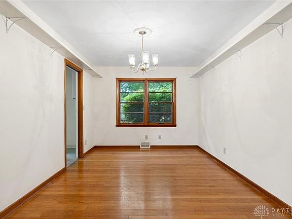 4th image of 357 E Vine St
