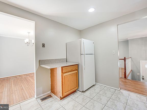 5th image of 9409 Wrought Iron Ct