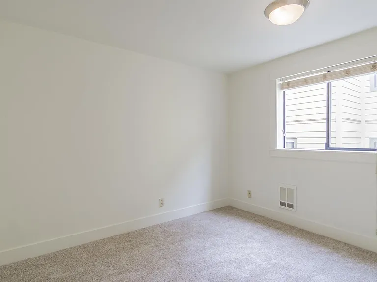 3401 Wallingford Ave N — Photo 13