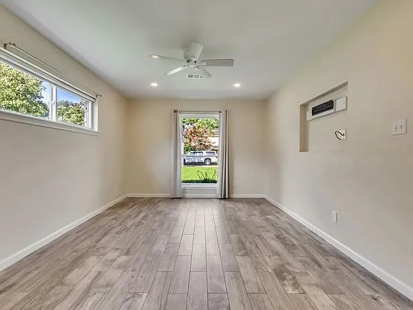 2103 Longhorn Dr — Photo 11