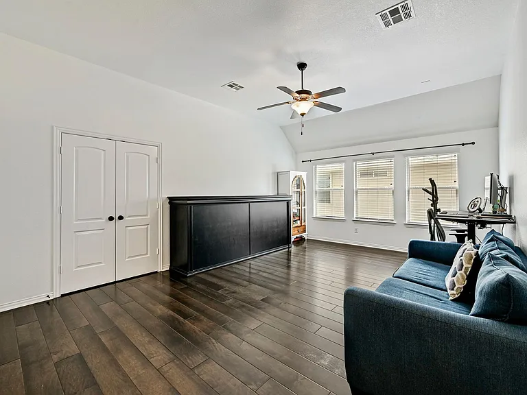 4303 Woodledge Pl — Photo 18