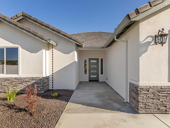 4th image of 22462 Edgewater Dr