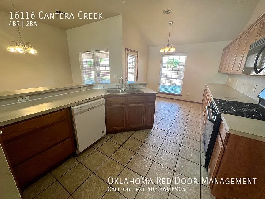 4 bed, 1818 sqft, $1,895 — Photo 4