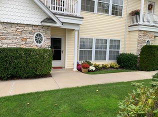 403 Narragansett Villas Dr, Lindenhurst, NY 11757