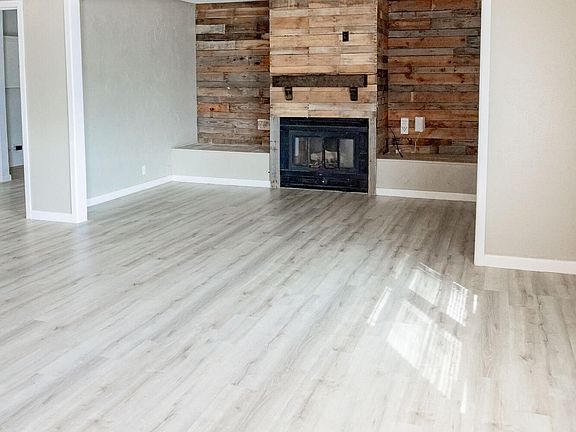 3rd image of 1615 Avenue F