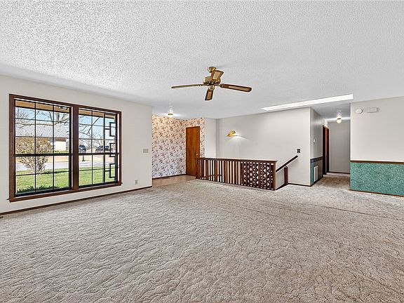 3rd image of 8272 Fairway Dr