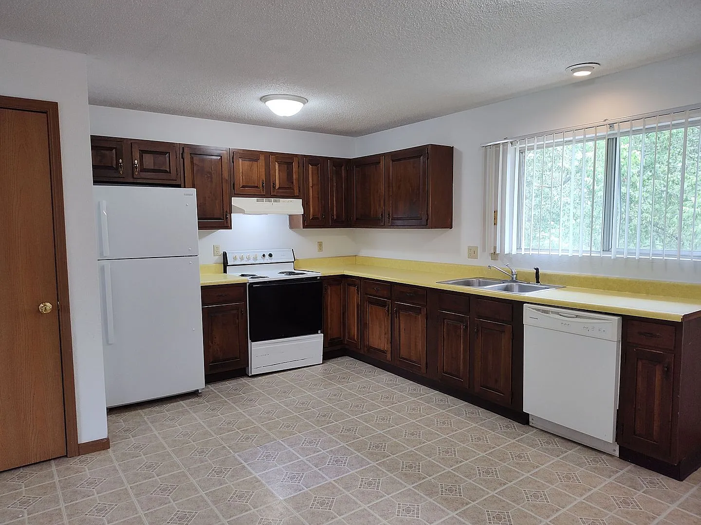 Boxwood 622 — Photo 4