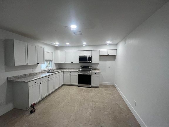 4th image of 16910 Carmen Ave #16922