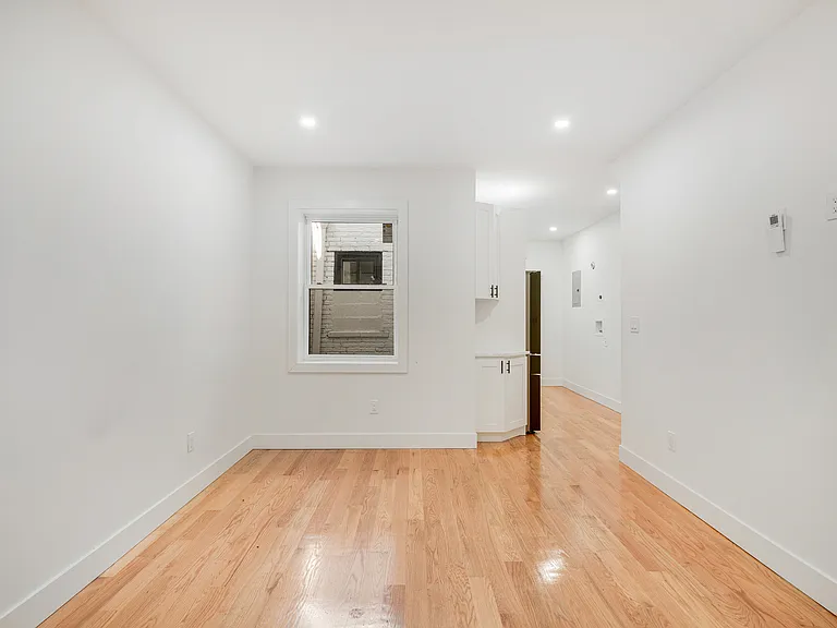 693 Vermont St #1 — Photo 8