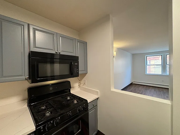1 Franklin St #305 — Photo 9